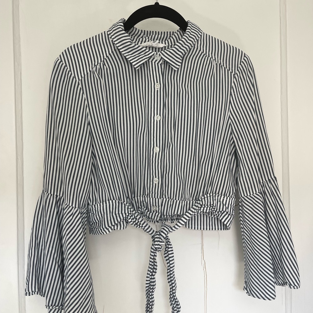 Classic strip crop flared long sleeve shirt
